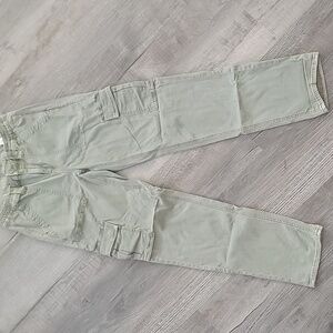 Women's American Eagle stretch cargo pants. Regular length.